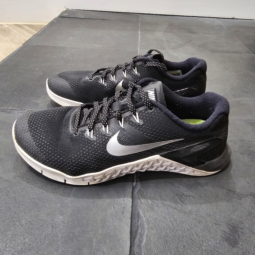Nike Metcon, Black White Silver Womens Training Shoes, Sz 7.5 - Used Once